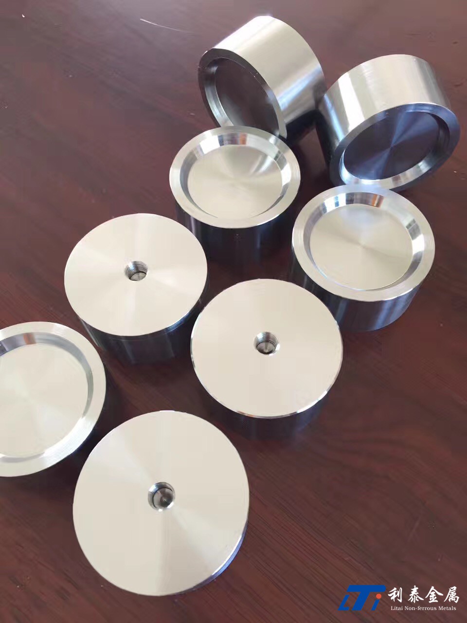 圓靶 (鈦、鈦鈮、鋯、鎳、鈮、鉭)